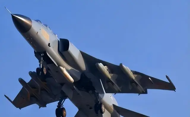 中國最不肯出售的戰(zhàn)機，被譽為無價之寶，問世30多年風采依舊